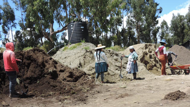 BOLIVIA_CONST BIOHUERTOS.jpg